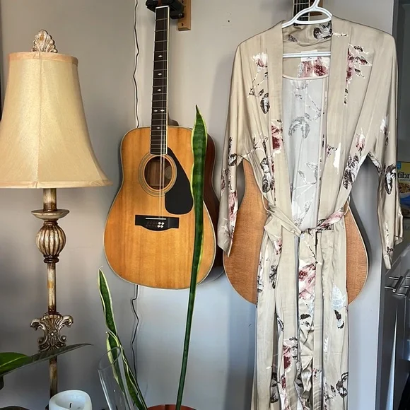 Wilfred Floral Beige Robe - Picture 2 of 16